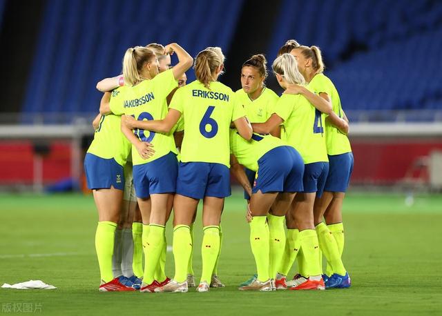 瑞典队在比赛中与加拿大队激战到最后一刻的简单介绍 瑞典队在比赛中与加拿大队激战到最后一刻的简单介绍