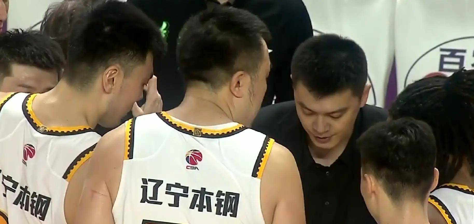 辽宁男篮险胜广东男篮，关键一球笑傲赛场的简单介绍