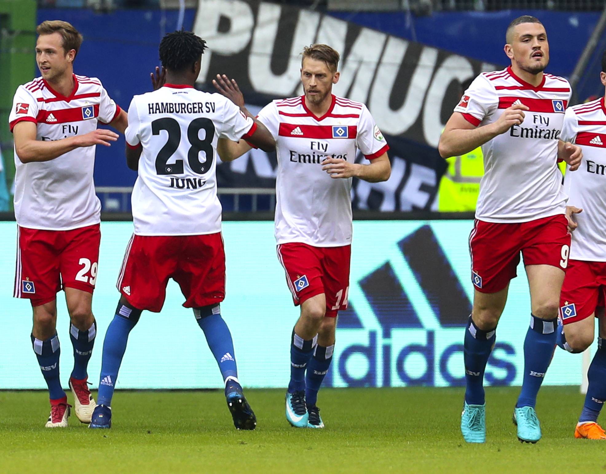 防守稳固阻挡对手进攻，球队不失分的简单介绍