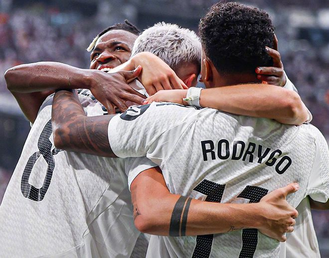 包含西甲升班马逆袭，球迷见证奇迹诞生的词条