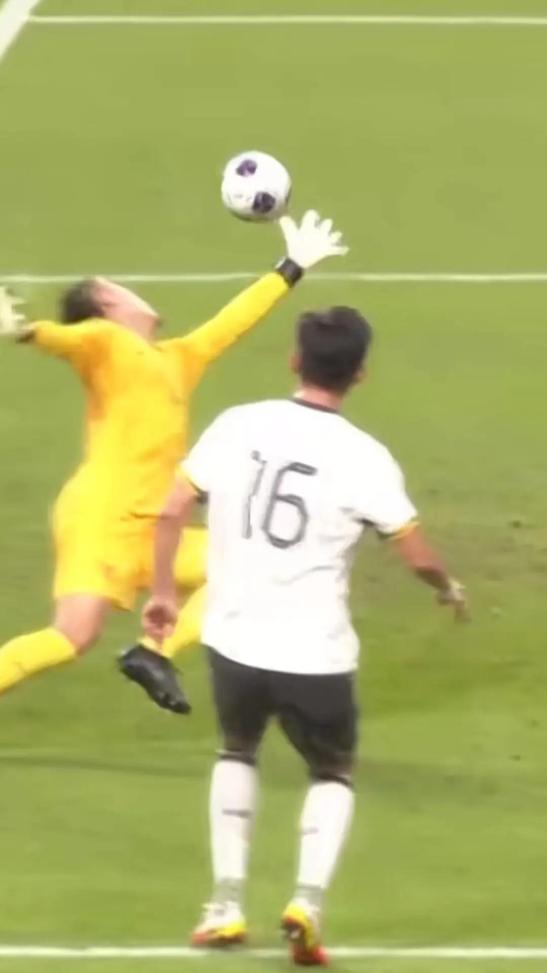 开云下载-关于世界级足球大战引起观众狂热，拼搏水平的信息