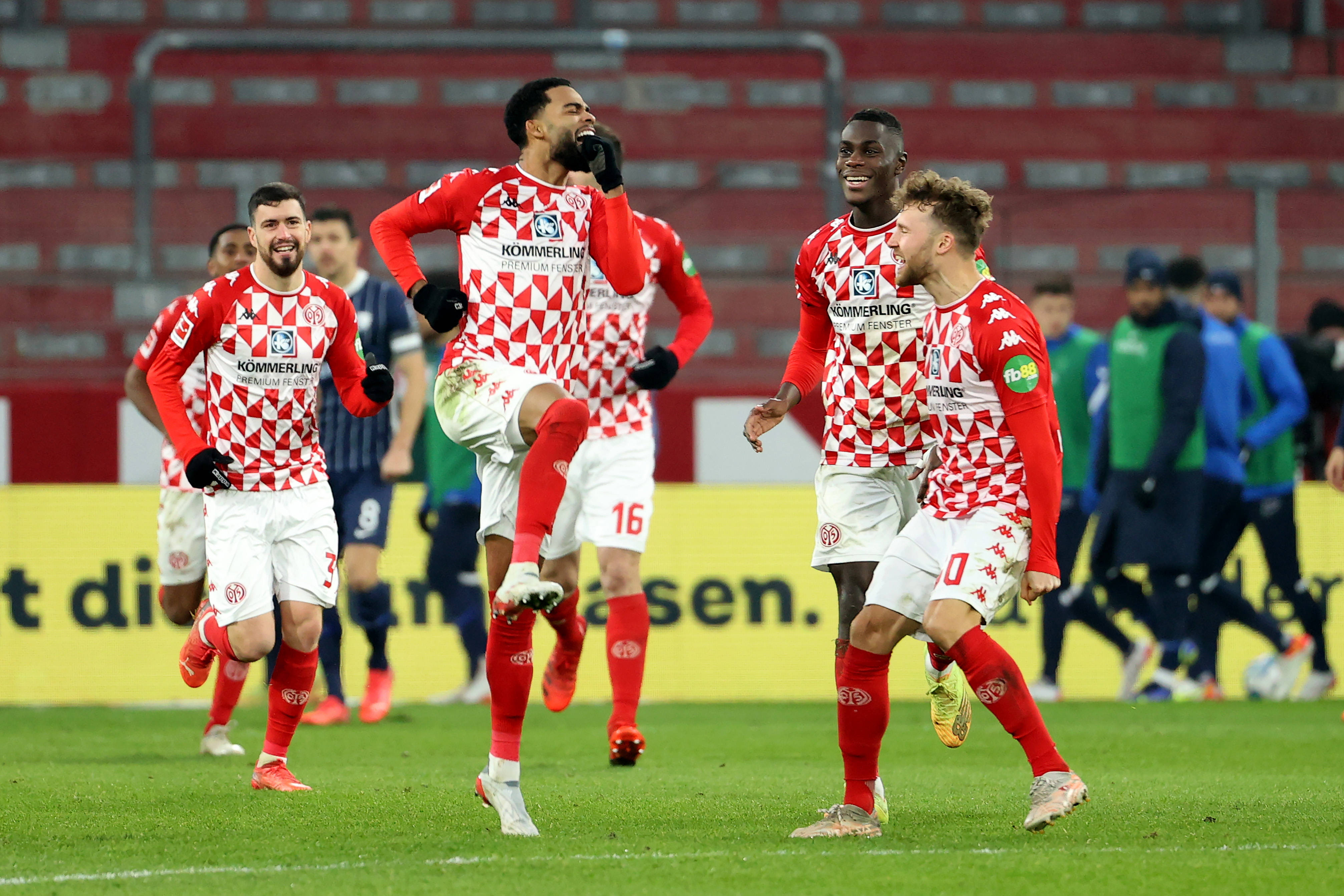 拜仁慕尼黑中场策应明智，帮助球队连胜