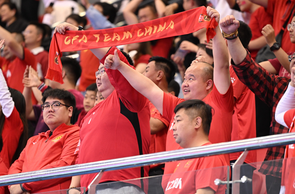 开云官网-职业足球运动员比赛中庆祝得分