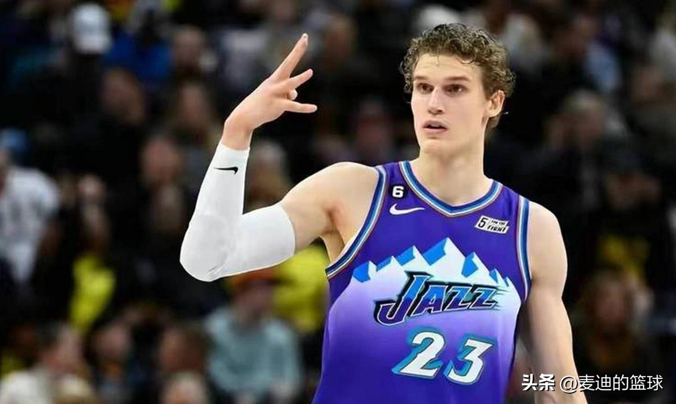 包含狂潮队主力球员发挥失常，赛季前景堪忧的词条