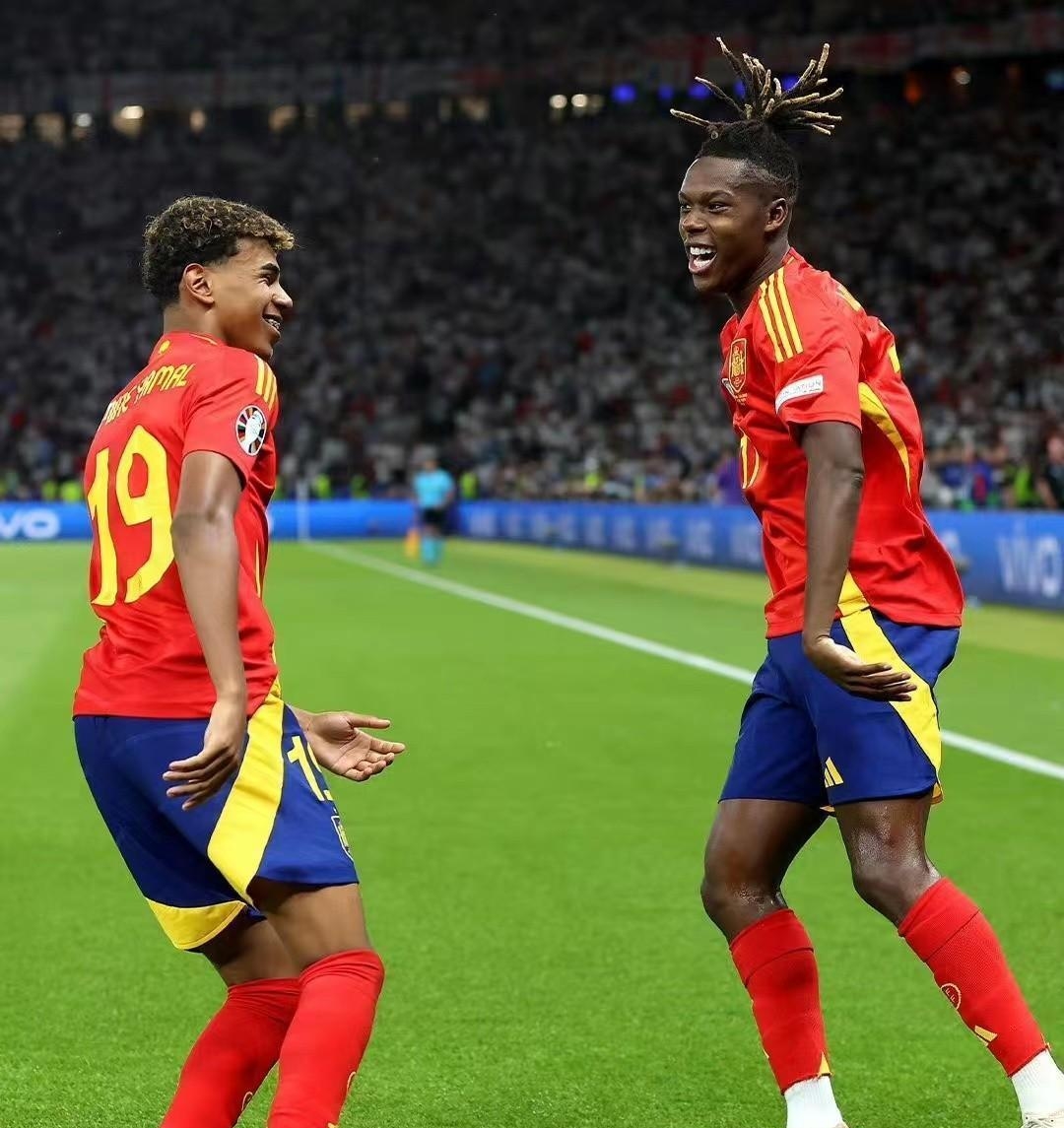 开云体育平台APP-包含西班牙队殊死搏斗，斩获欧锦赛八强的词条