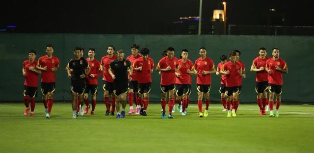 开云体育app-休赛期球迷热议球队阵容，期待新赛季表现的简单介绍