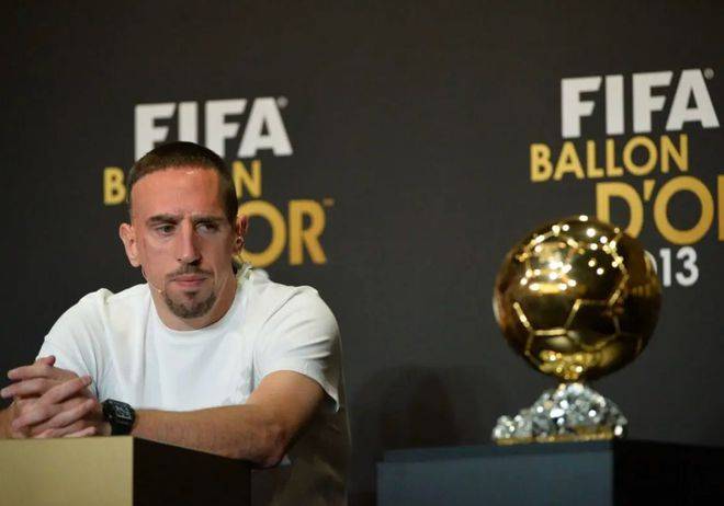 瑞典球员斩获金球大奖！