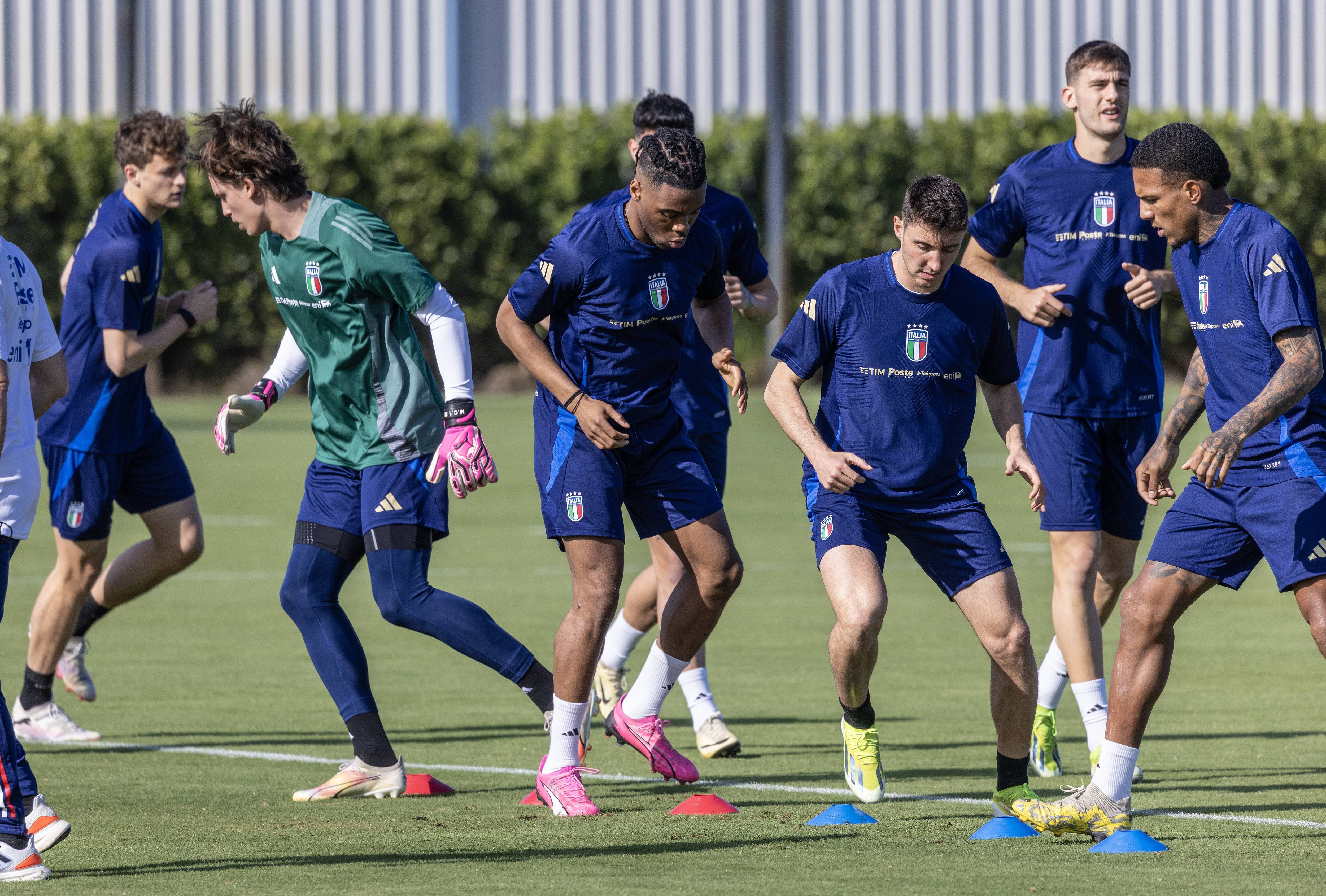 开云体育下载-意大利足球联赛球员受伤频现，团队伤病堪忧的简单介绍