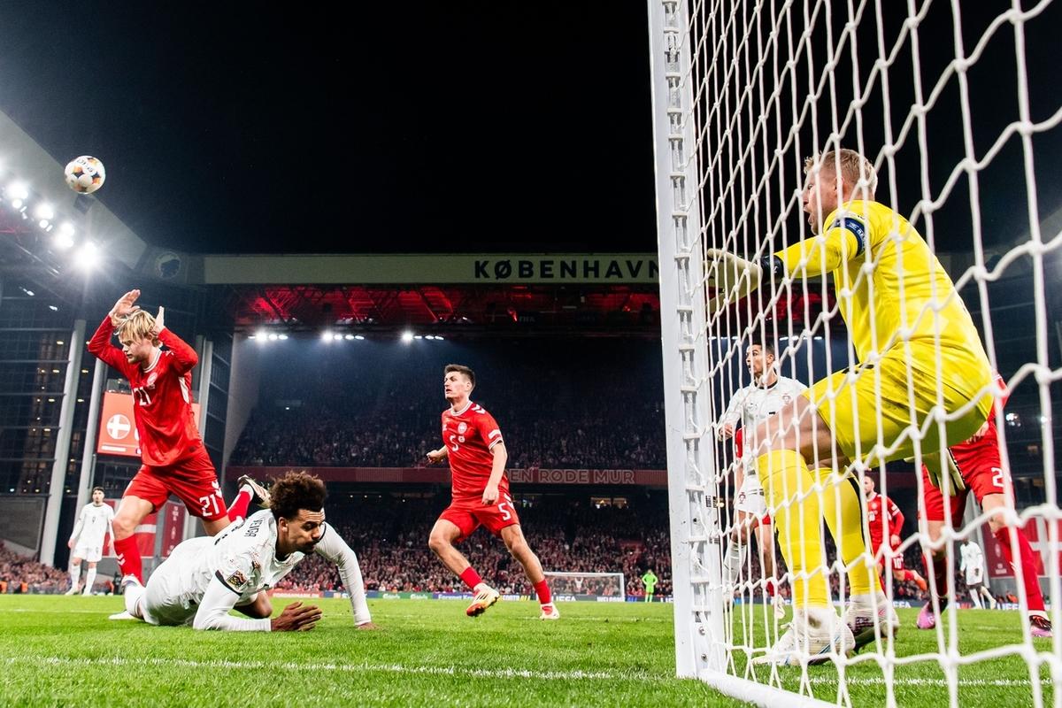 球员技术精湛，创造进球奇迹