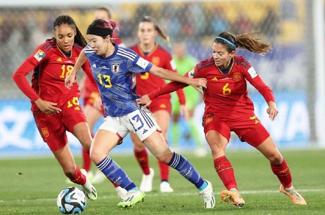 加拿大女足队员凭实力展现出色的简单介绍