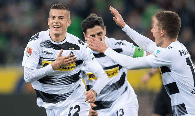 开云体育官网-拜仁慕尼黑击败门兴格拉德巴赫，提前夺得德甲冠军的简单介绍