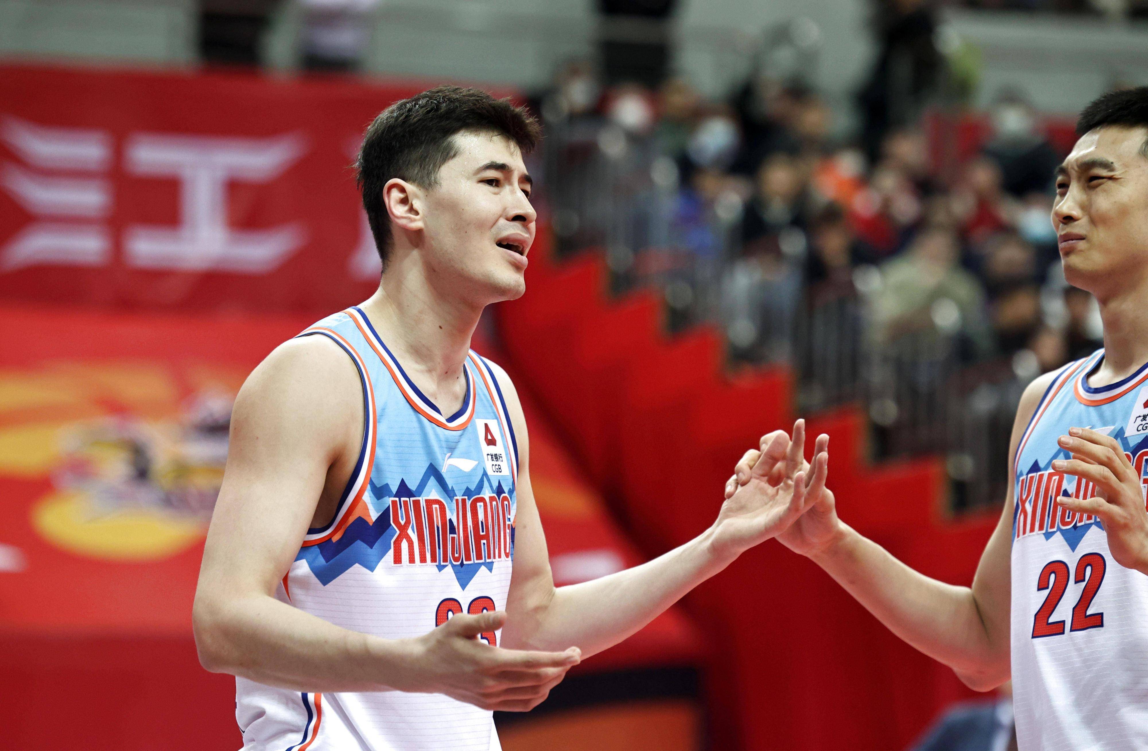 精彩PK，球队全力以赴决胜关键