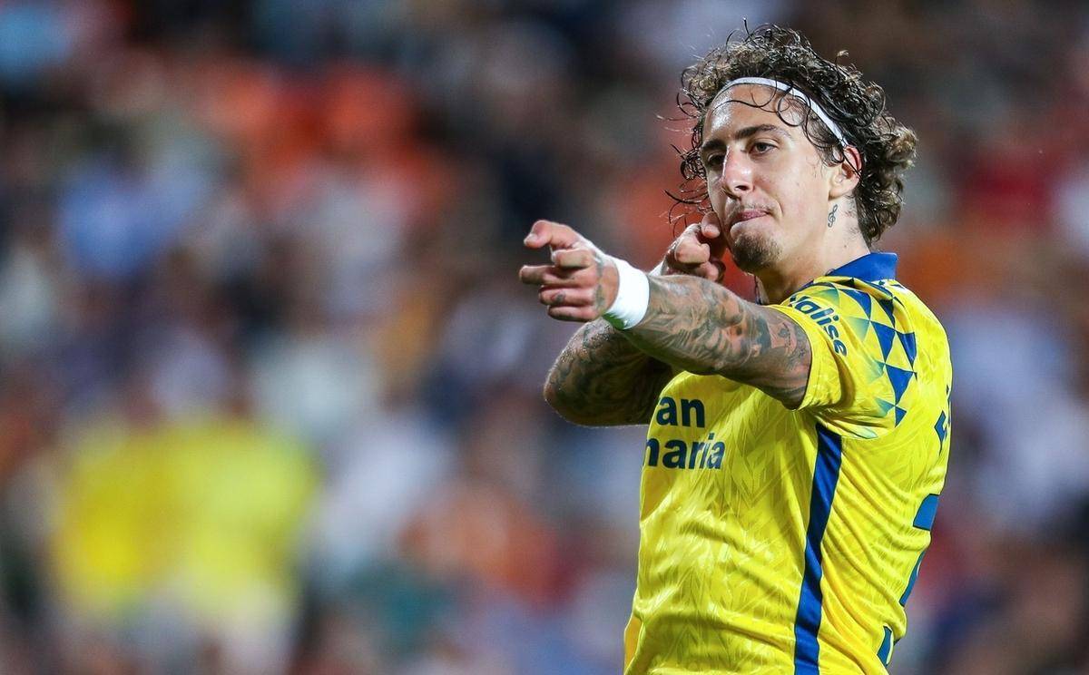 包含瓦伦西亚主场取胜，全队士气高涨的词条