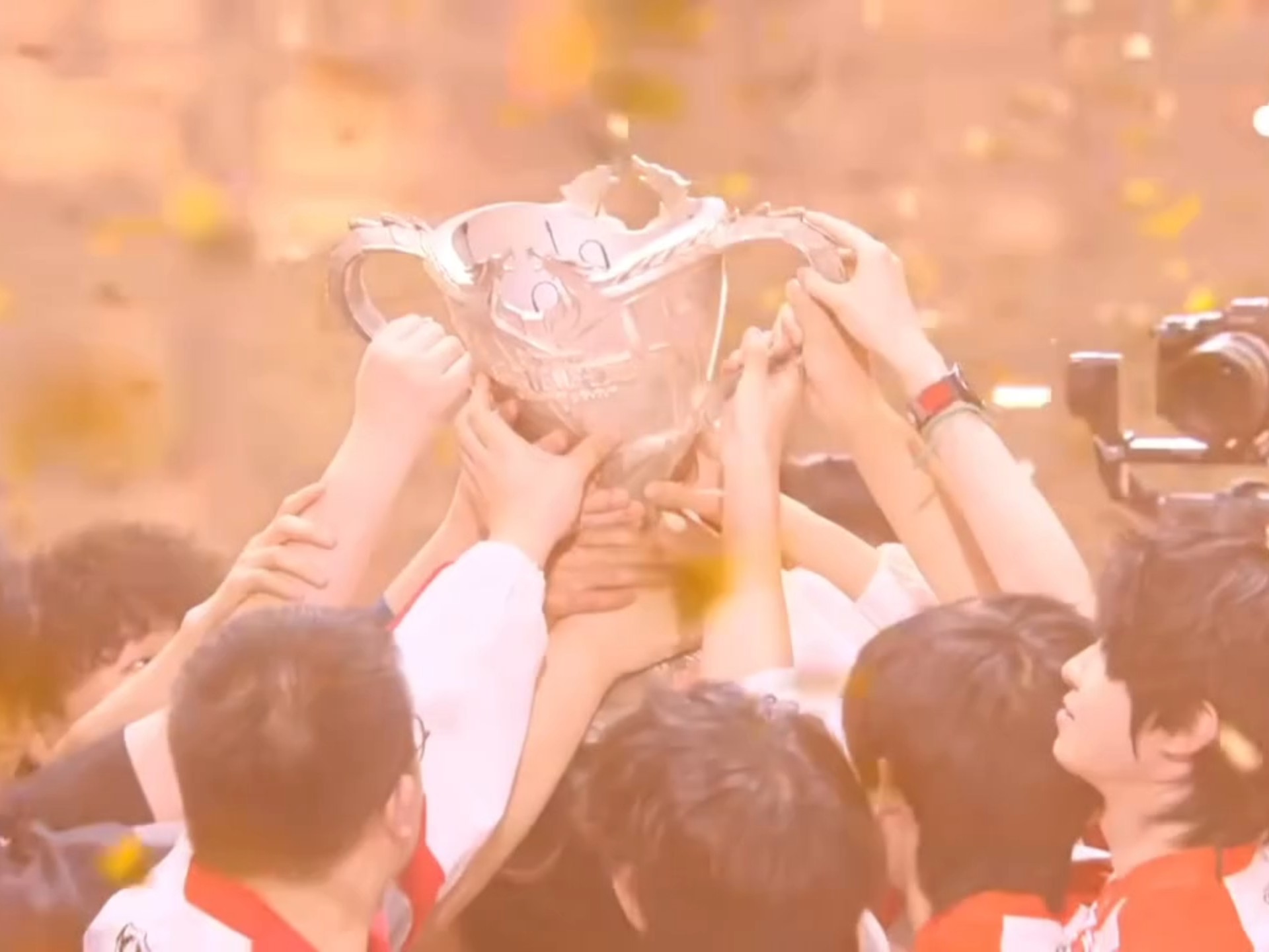 激动瞬间，冠军如梦一般实现的简单介绍