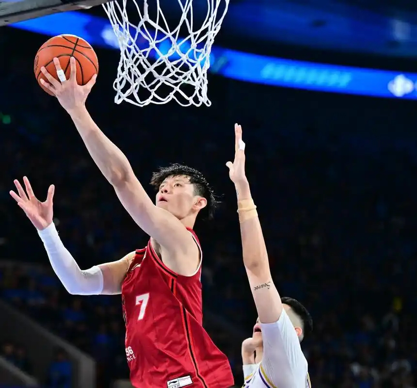 开云下载-关于球星爆发！CBA赛场再现神级操作的信息