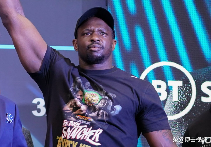 开云体育-场面火爆！拳击观众席沸腾不已的简单介绍