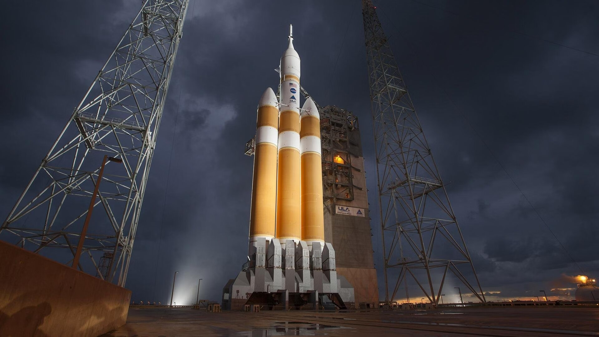 开云体育登录-夜战封神，乔治如何让街道赛的悬念在夜幕降临前终结