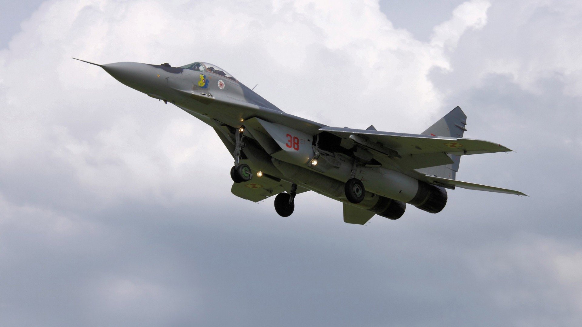 开云体育下载-奥亚尔萨瓦尔关键回合显锋芒，拜仁强压玻利维亚展霸气