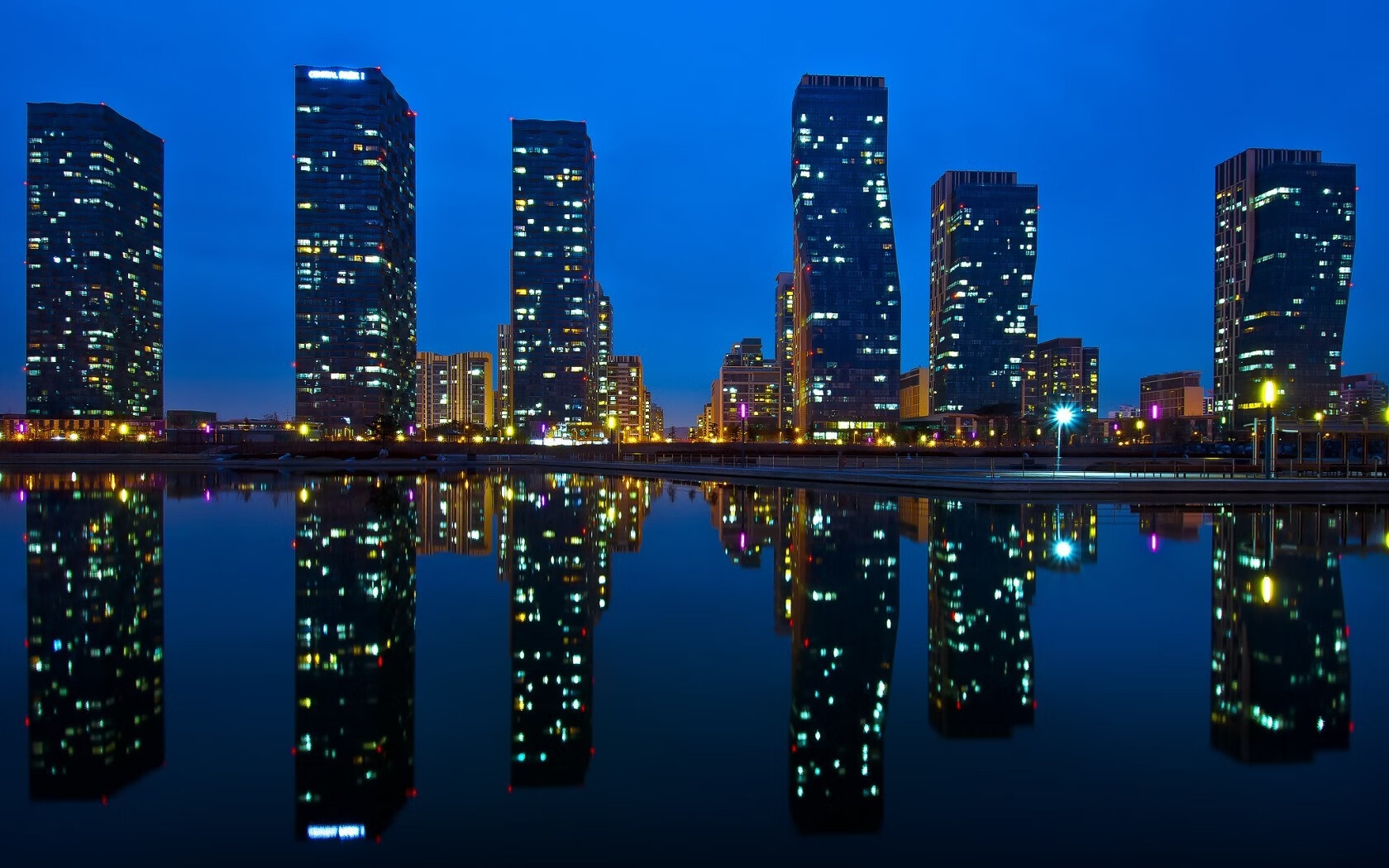 跨洋对决,鹈鹕加时鏖战力克深圳,切特新星闪耀掌控攻防