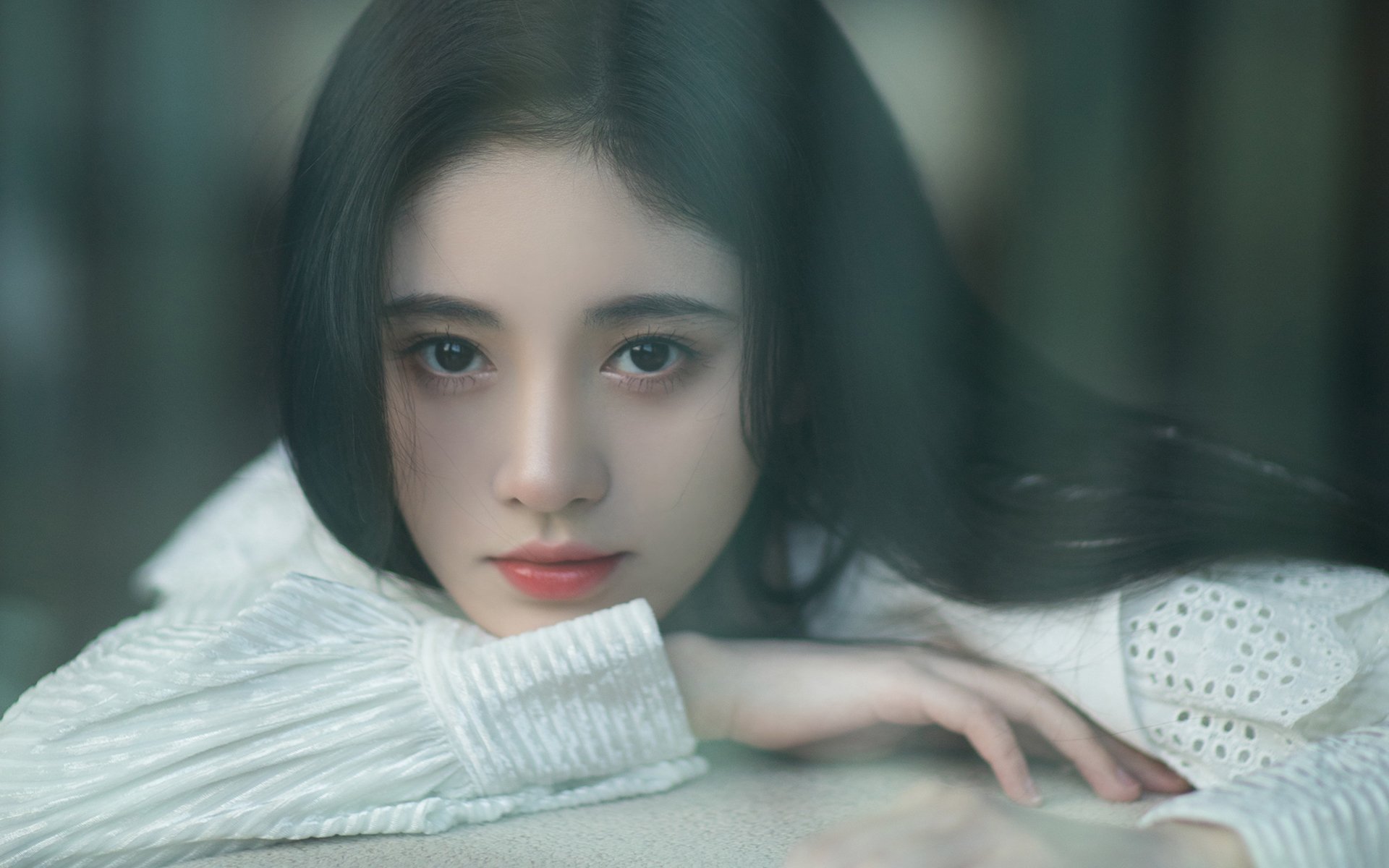 双星闪耀！詹姆斯再现天神下凡，勇士末节击溃黄蜂