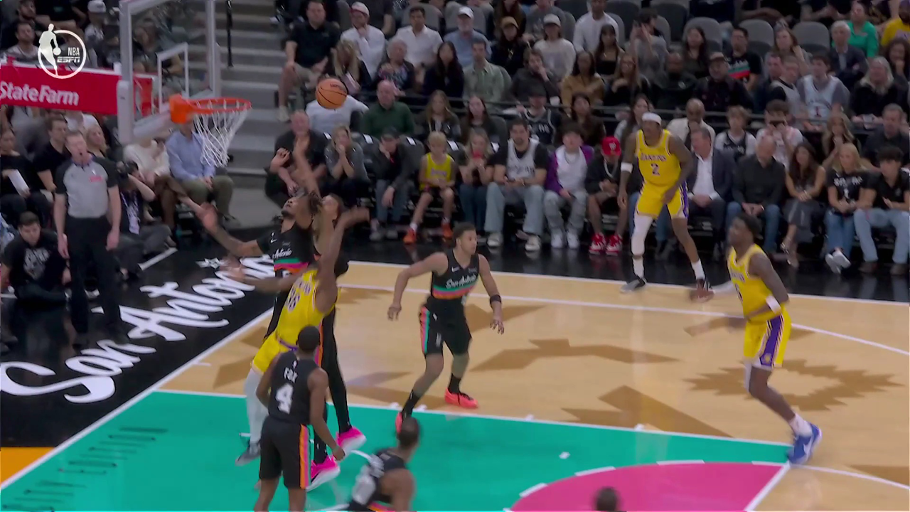 马刺对阵凯尔特人，文班亚马点燃赛场