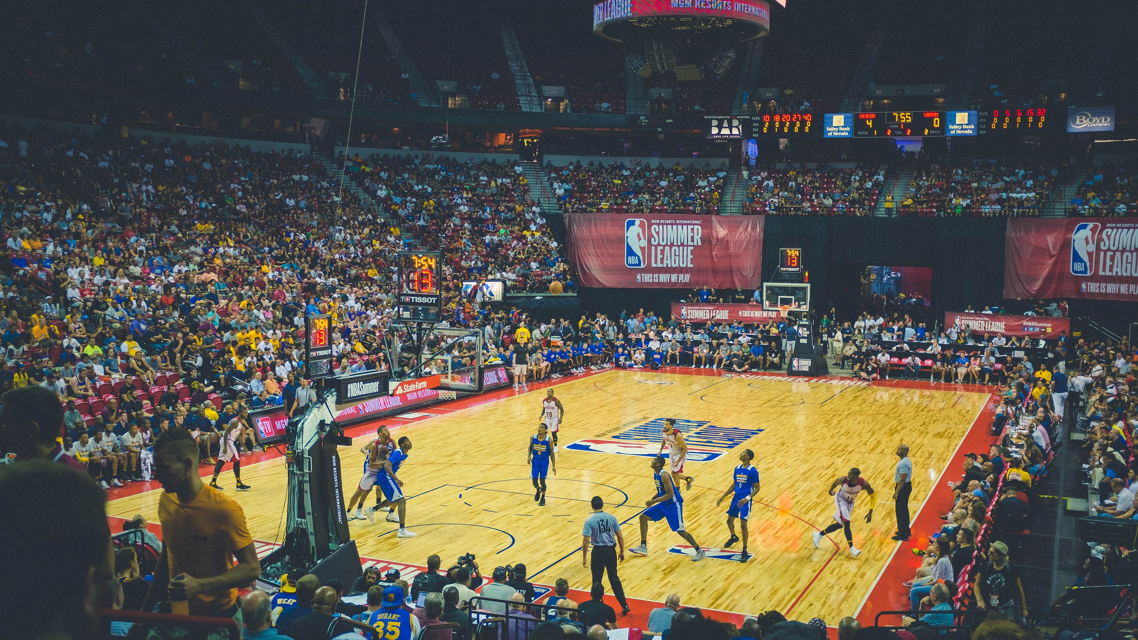 开云体育平台APP-利拉德惊艳四座，老鹰队击败辽宁队，一场跨界的篮球盛宴